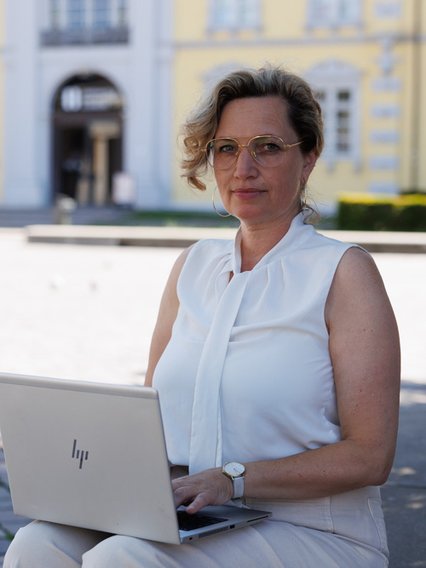 Byanca Küßner am Laptop